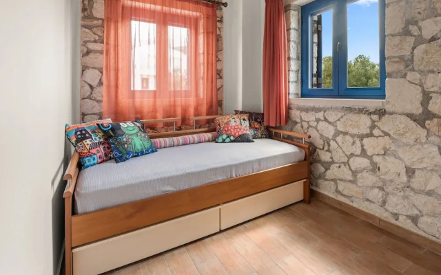 Stone House in Olive Grove