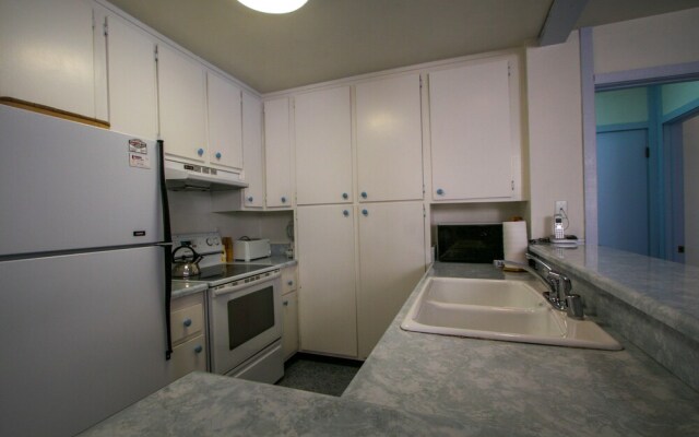 Summit 41 Spacious and Stones Throw to Eagle Lodge by RedAwning