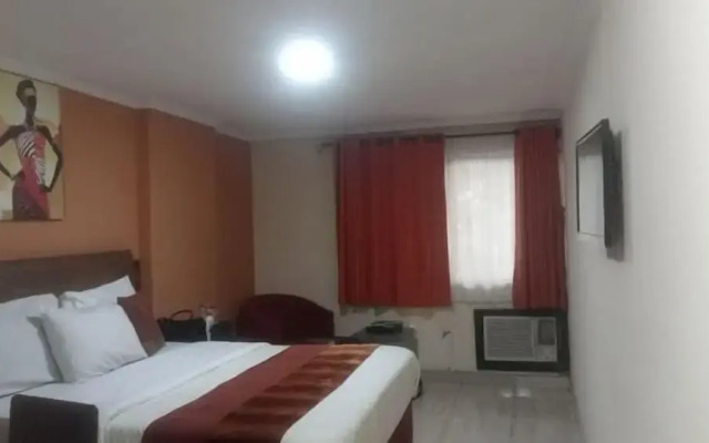 Davies Hotels