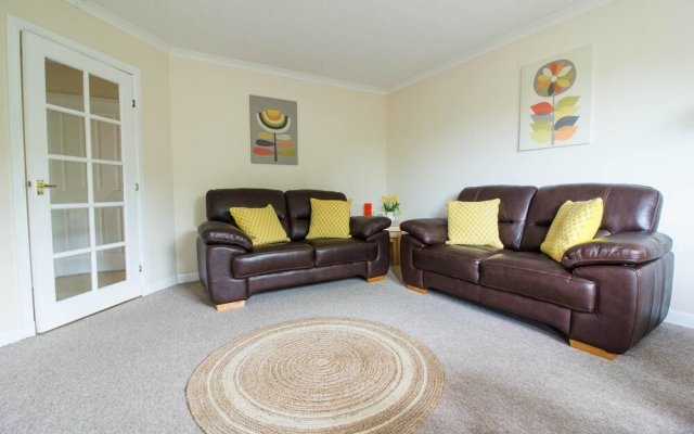 Beautiful and Spacious 2 Bedroom Apartment