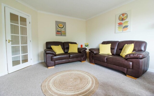 Beautiful and Spacious 2 Bedroom Apartment