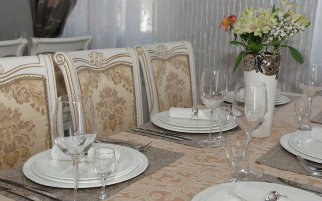 MelRose Hotel
