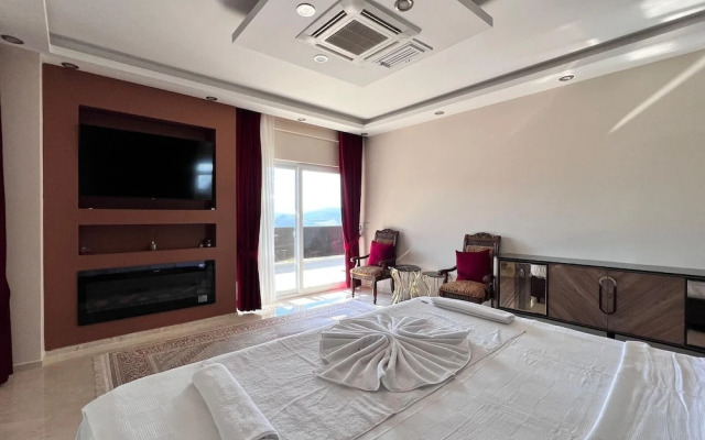 Luxury 7-bed Villa With Pool and Jacuzzi, Fethiye