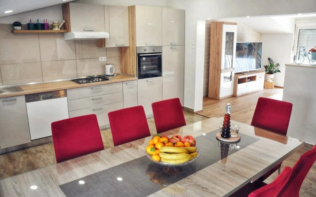 Apartment Doni