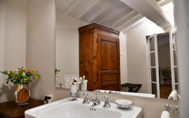 La Croce D'oro Santa Croce Suite Apartments