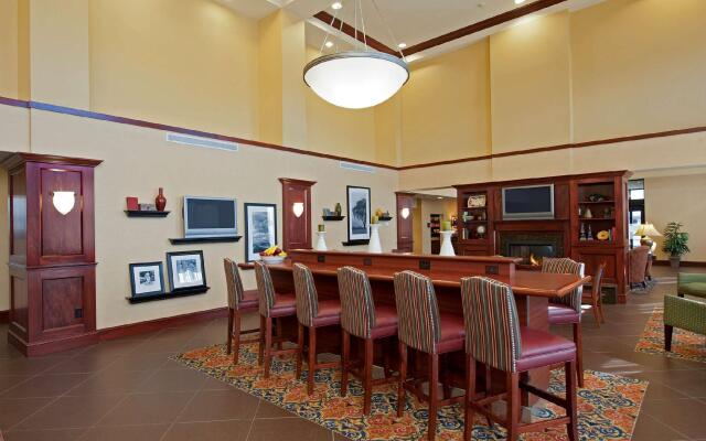 Hampton Inn & Suites Indianapolis-Airport