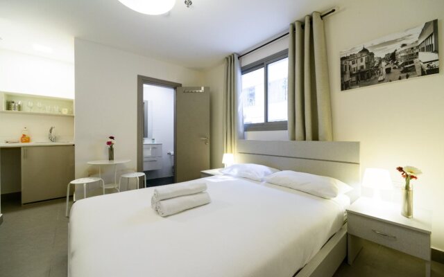 Dizengoff Inn