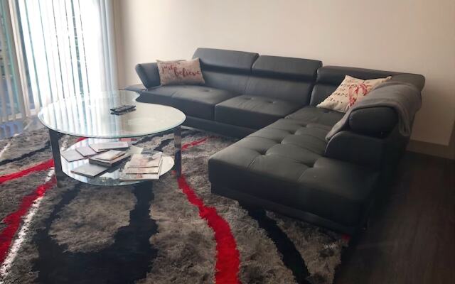 Cozy 2 Bedroom Apartment