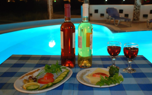 Honeymoon Beach Studios