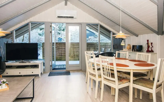6 Person Holiday Home in Give