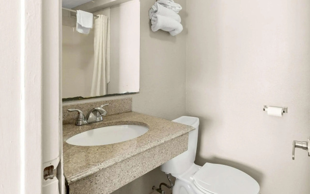 Econo Lodge Galveston Seawall