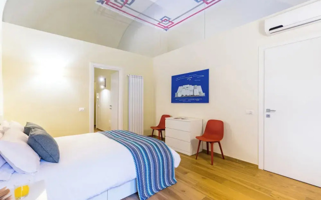 Apartment in the Heart of Nightlife