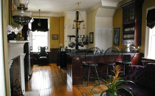 Oakcliff Bed and Breakfast