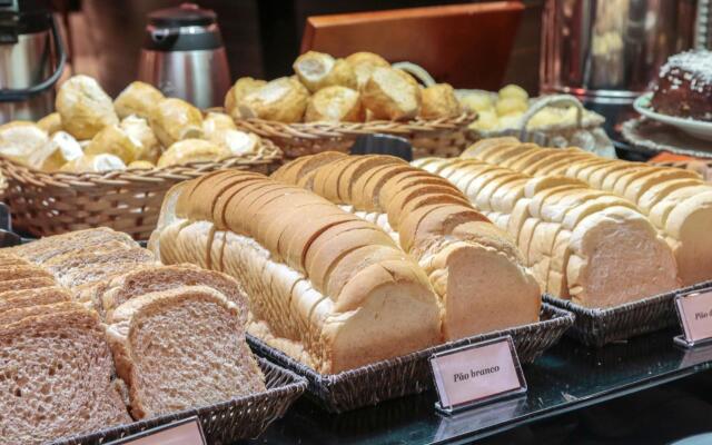 Favorita Golden Hotel e Eventos