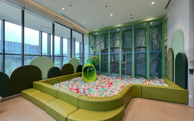 Le Places The Luxury MarQ Saigon Apartment