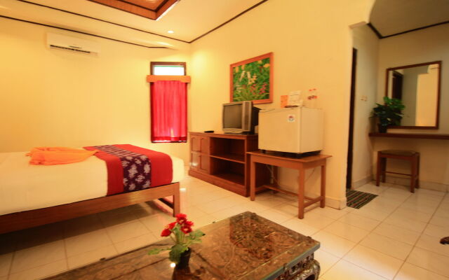 Lovina Beach Hotel