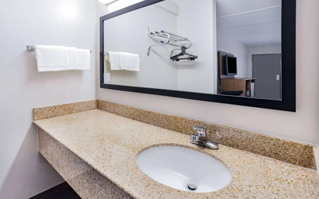 Days Inn by Wyndham Leeds