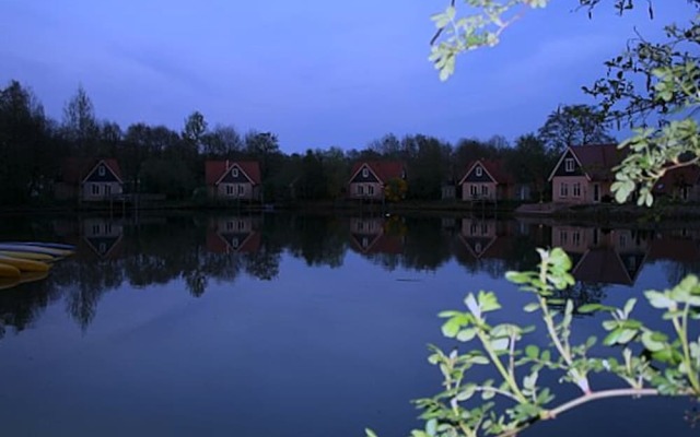 Spacious, Detached Home with Wifi, 20km From Assen