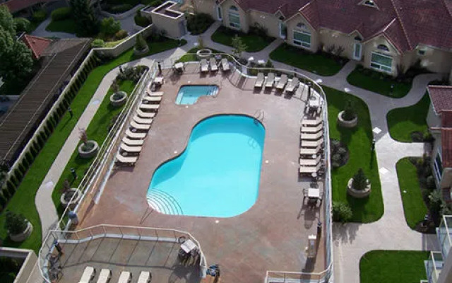 Sunset Oasis Kelowna