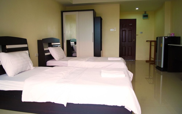 Nantharom Hotel and Restaurant