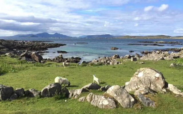 Steading Holidays - Eilean Feoir