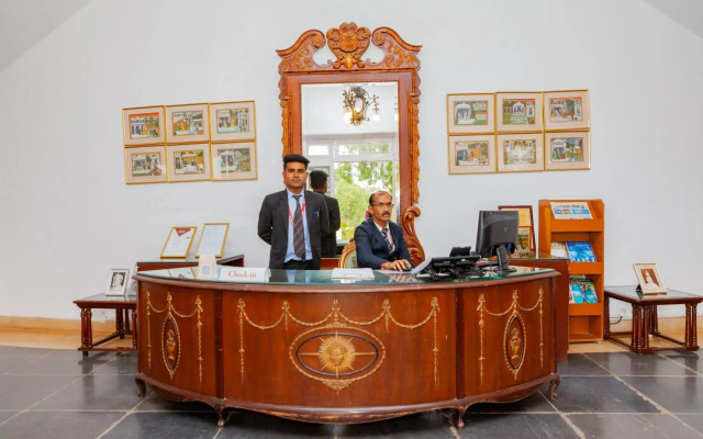 Shikarbadi Hotel