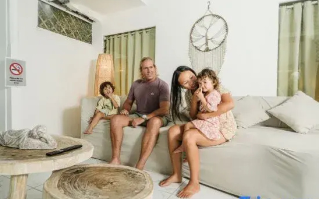 Modern 3BR Villa, 4min to Double Six Beach + Pool