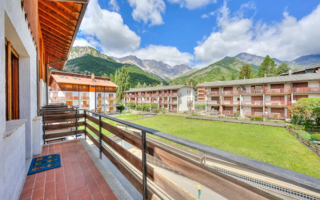 Bram La Fam 32 few Steps From Skiing