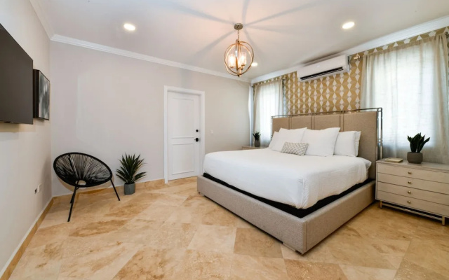 Newly Remodeled 5-bedroom 5-bath in Tierra del Sol!