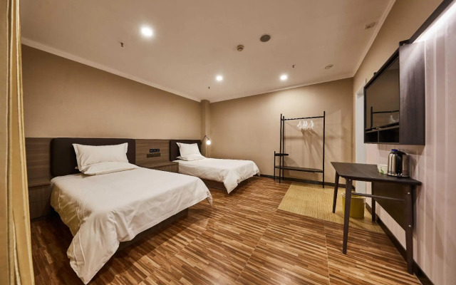 Hi Inn (Beijing Happy Valley Shibalidian)