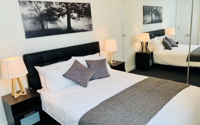 COMPLETE HOST The International Southbank