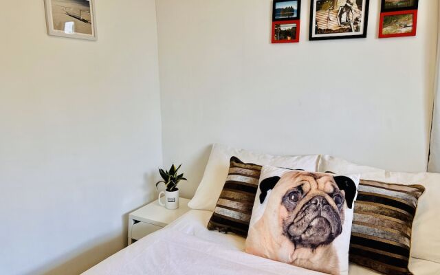 ART House Burnaby Two Bedrooms Suite
