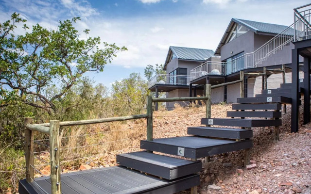 Elements Sunrise Bush Lodge