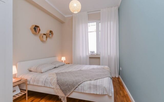 FM Luxury 2-BDR Apartment - Ccoellie