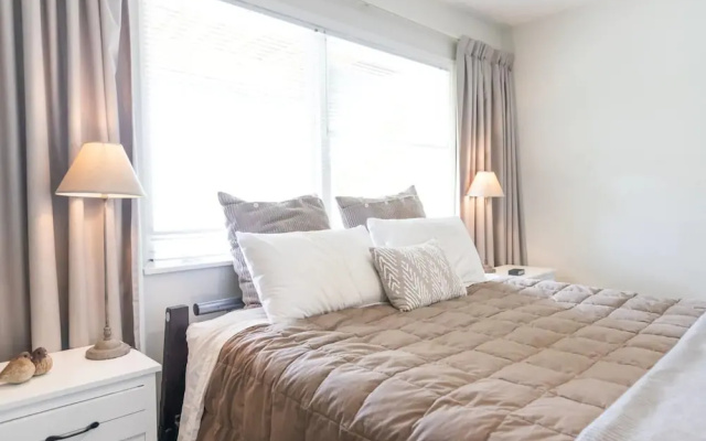 Stylish 3 Bedroom Family Home on the North Shore – Guest Rooms – North Auckland