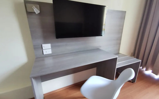 Auténtico Vertical Hotel