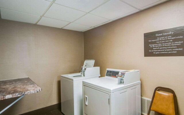 Comfort Inn & Suites