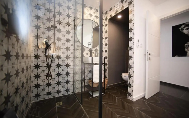 Z32 Luxury Boutique Apartments