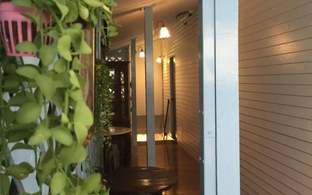 Baan Chanasongkram - Hostel