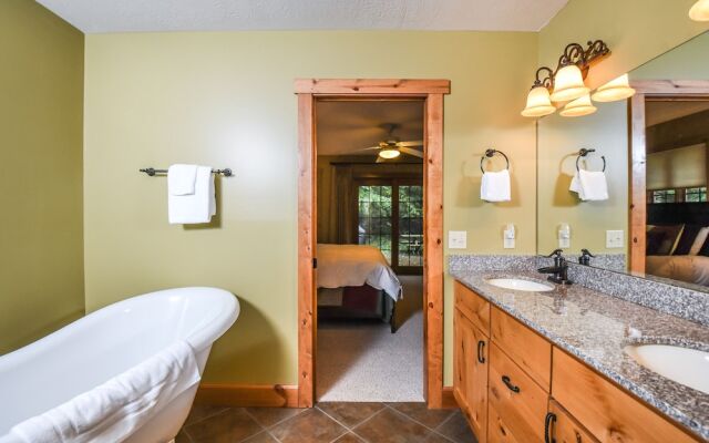 Bears Lair 4 Bedroom House