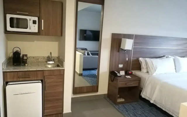 Holiday Inn Express & Suites Ciudad Obregon