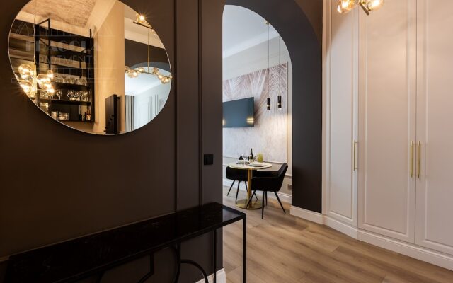 Canvas House Fragola Apartments