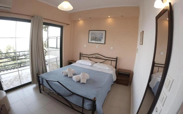 Pleasing apartment in Mpenitses with terrace