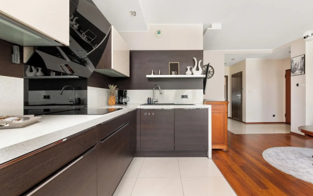 Traditional Gdansk Apartment by Renters