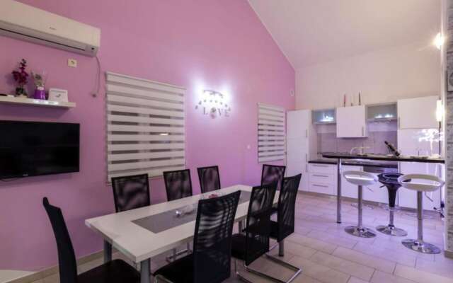Villa Ava