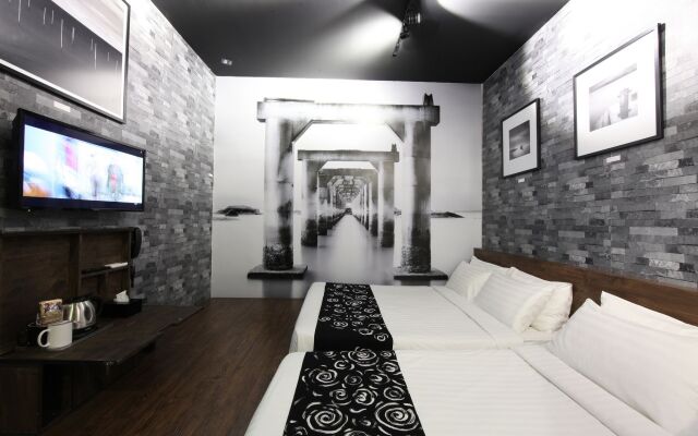 The Hulo Hotel Gallery