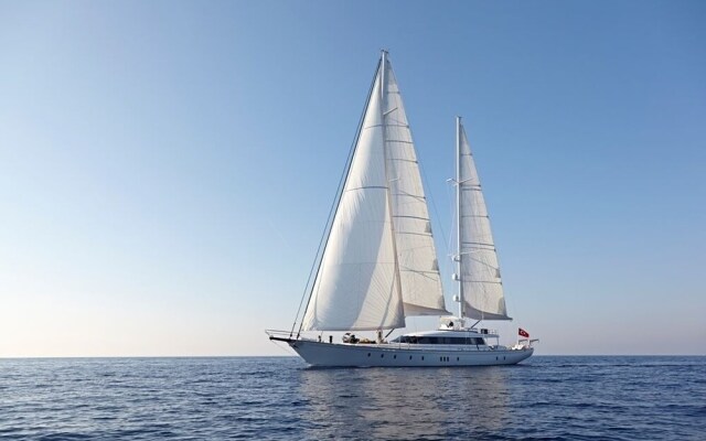 Sailing Yacht Glorious