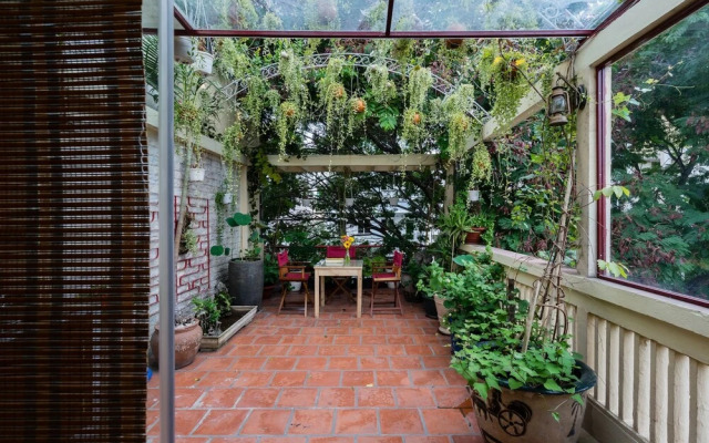 The Red House - Hostel