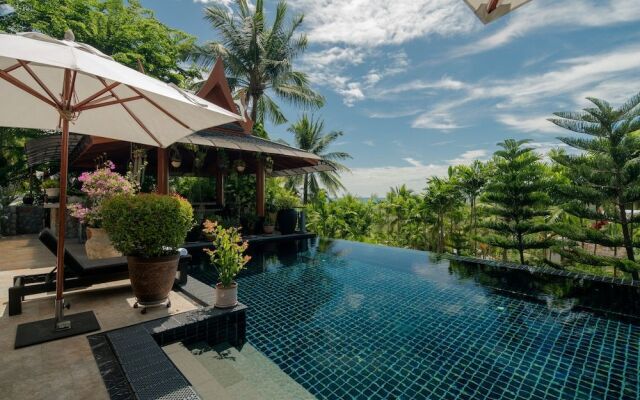 Classy 4-BR Seaview Villa at Surin Beach