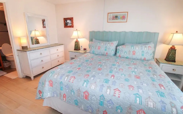 Colony Beach Club 105